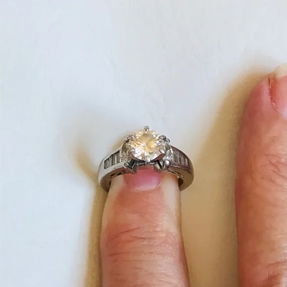 VINTAGE PLATINUM DIAMOND RING ROUND STONE MARQUISE - Picture 6 of 16